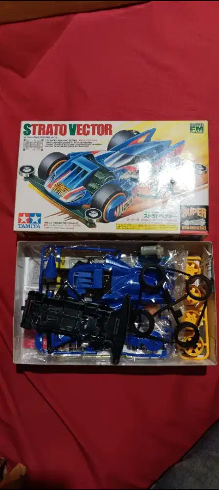 Tamiya mini 4 wd strato vector
