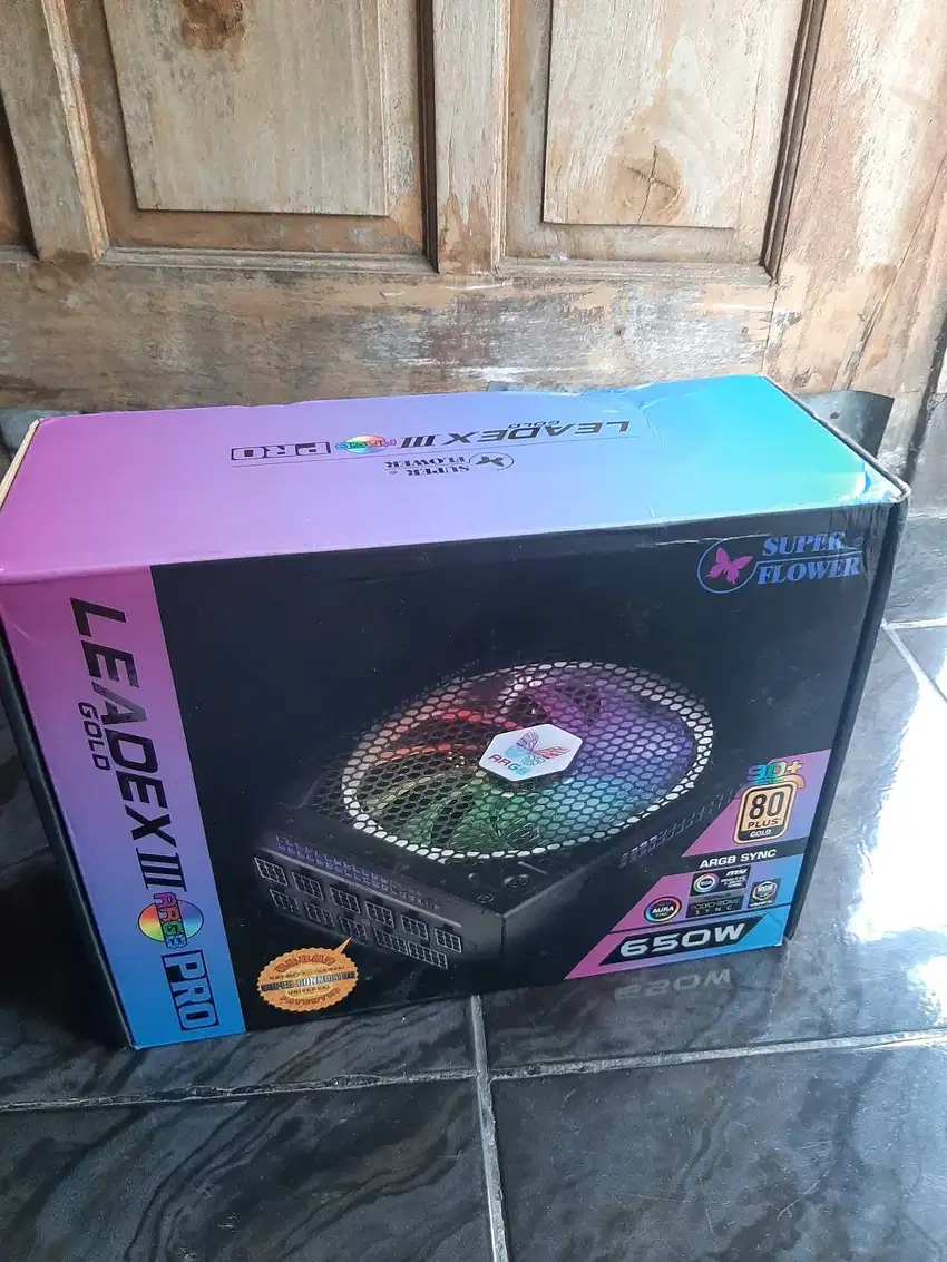Super Flower Leadex III Gold ARGB 650W - 80+ Gold - Full Modular