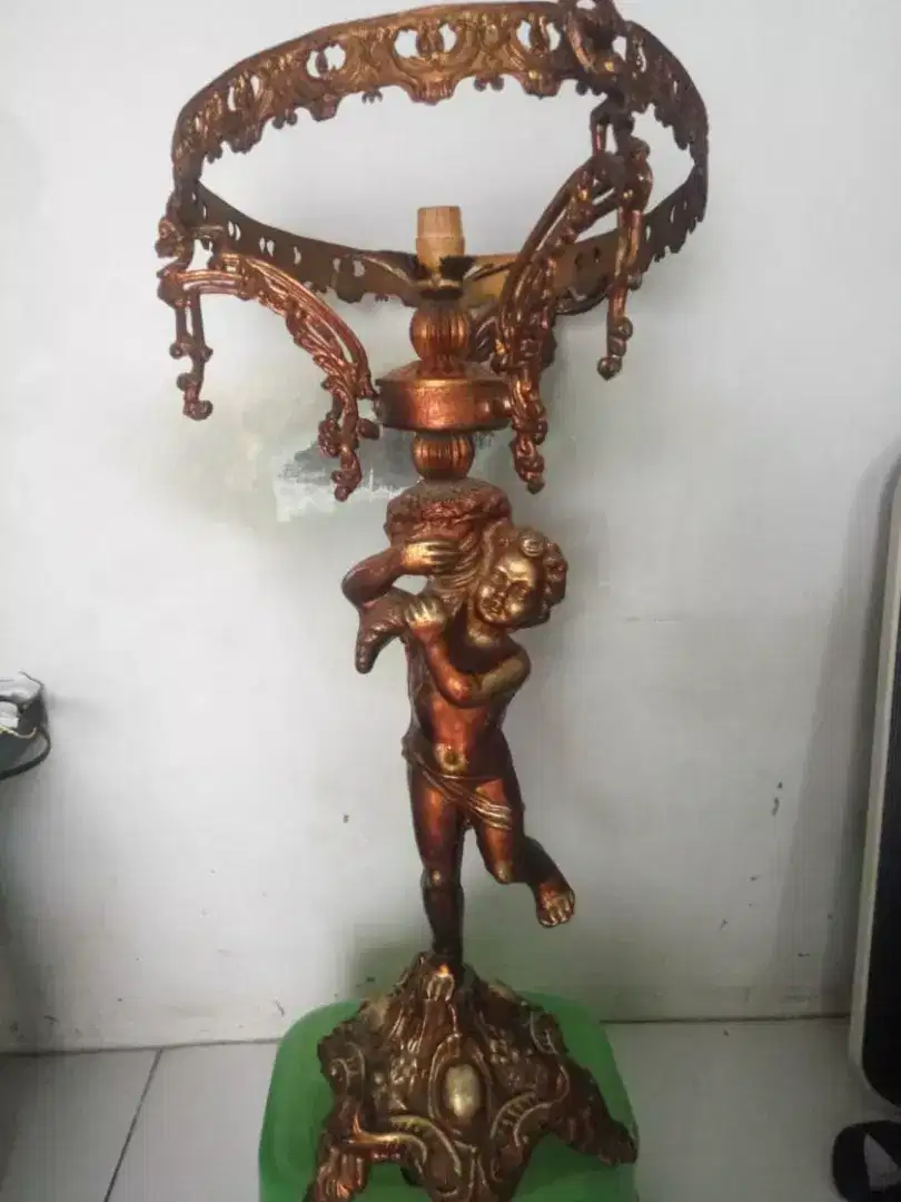 Lampu Kuningan Katedral Vatikan