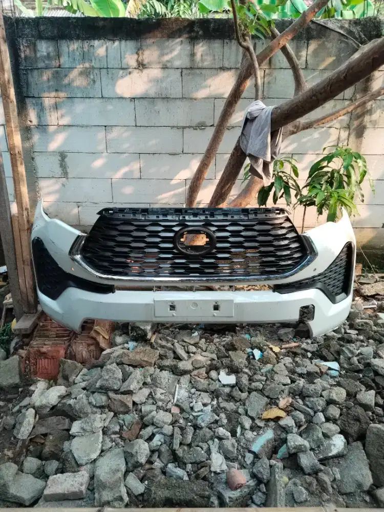 Grill bumper depan innova zenix 2022-2023