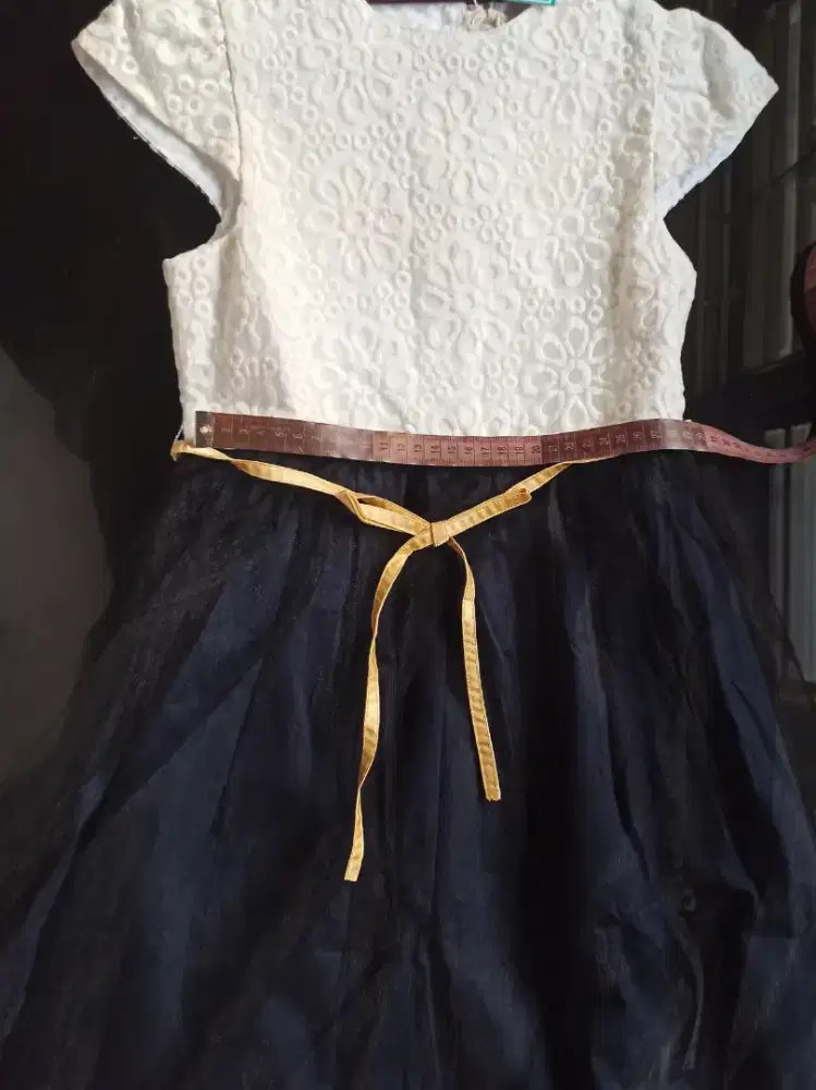 Dress pesta anak perempuan