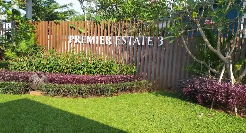 Rumah Dua Lantai Jual Cepat di Premiere Estate 3 Kranggan Jatisampurna