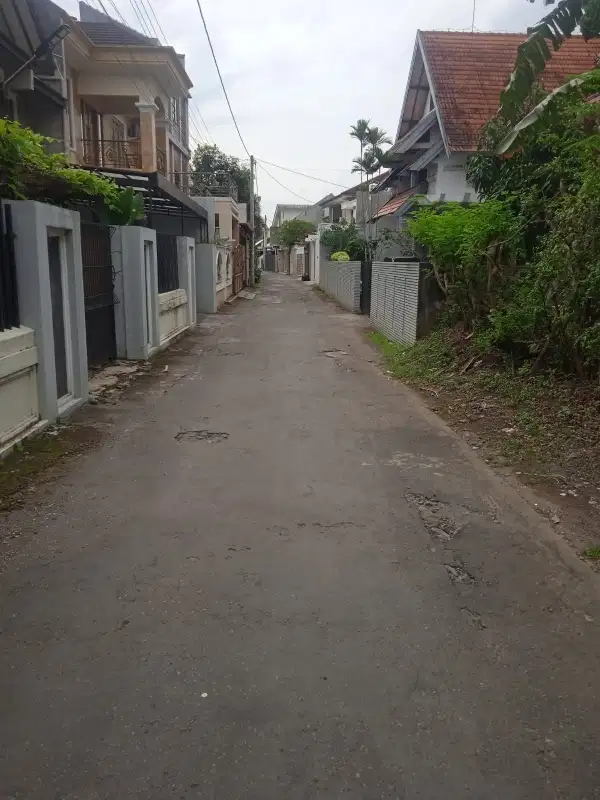 DIJUAL RUMAH INDUK DAN KOS BELAKANG HAPPY PUPPY RINGROAD
