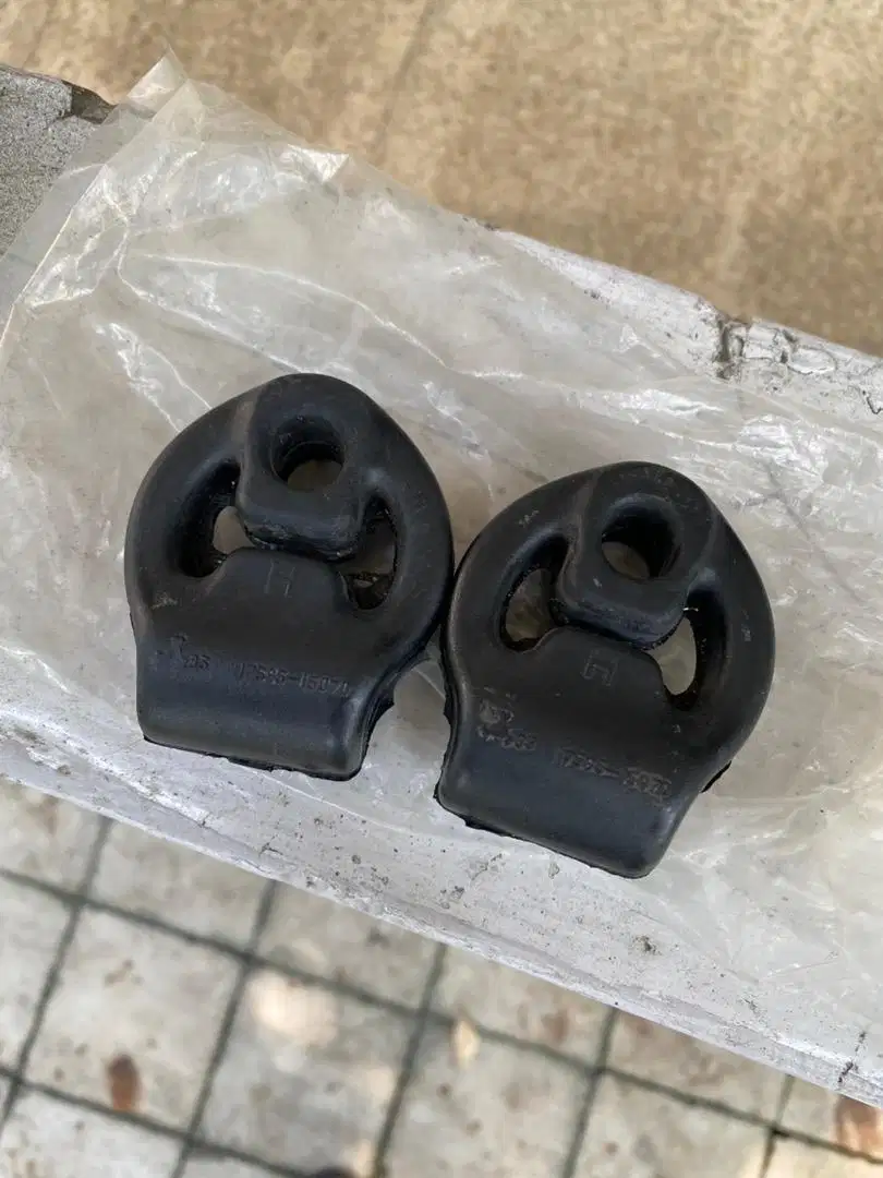 Karet Gantungan Knalpot Corolla Twincam