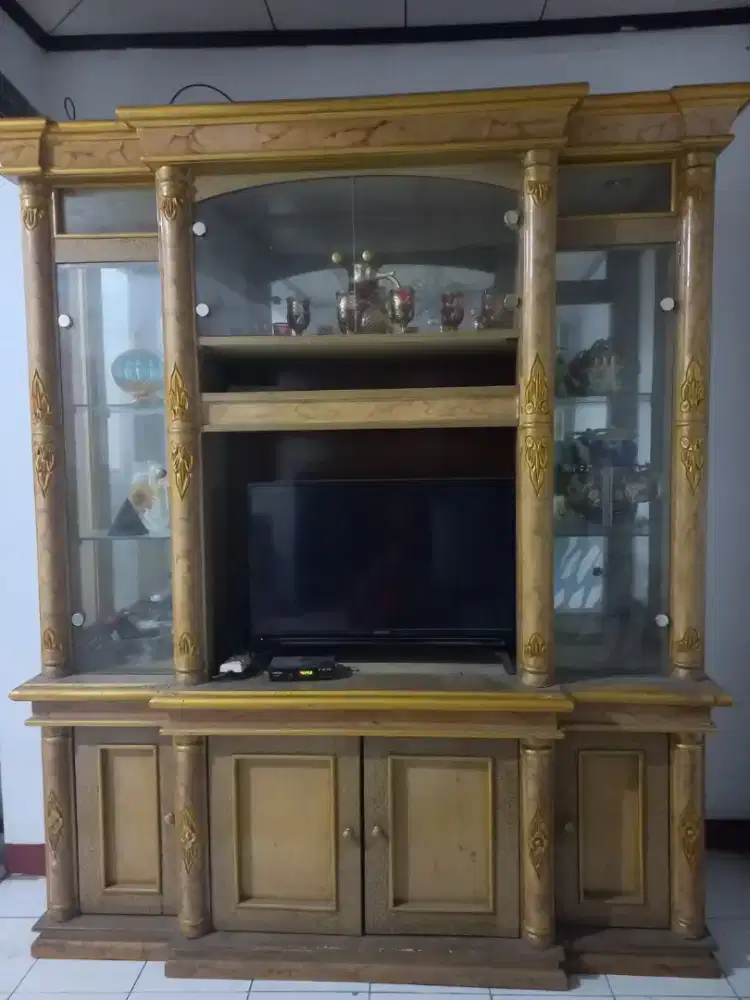 Lemari kaca besar bs buat tv