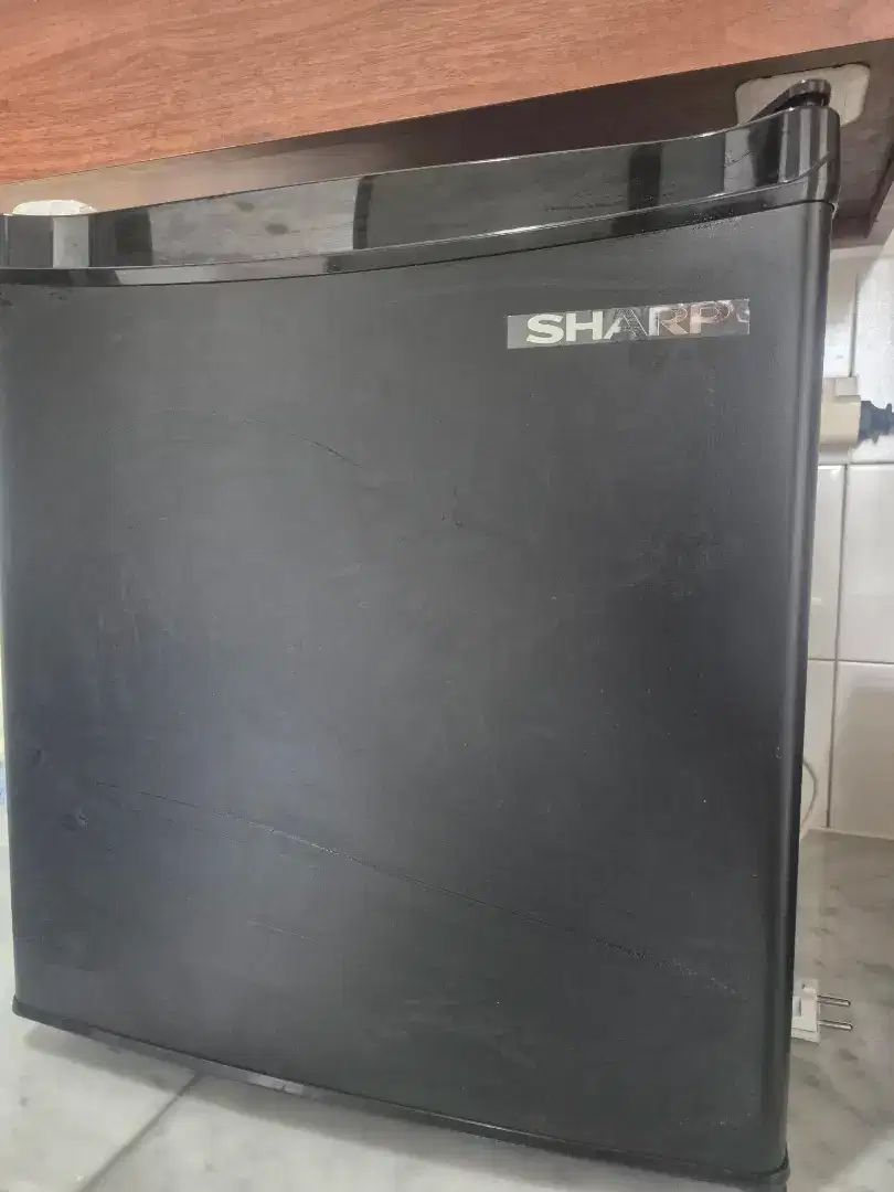 KULKAS SHARP MINI PORTABLE 50L