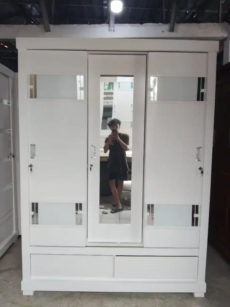 PROMO Lemari Pakaian Sliding 3 Pintu Kayu