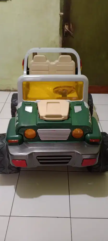 Mobil aki anak PEG PEREGO