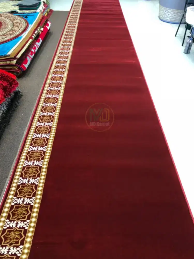 Karpet masjid merah