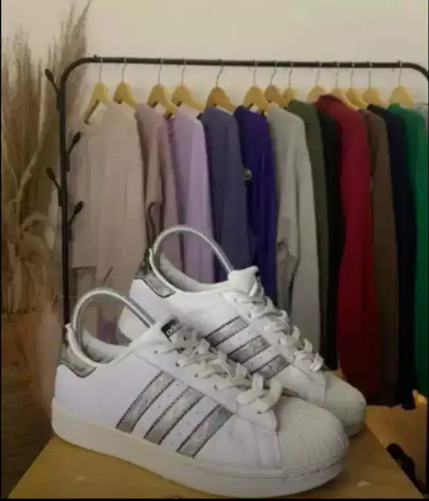 ADIDAS LA MARQUE AUX 3 BANDES
