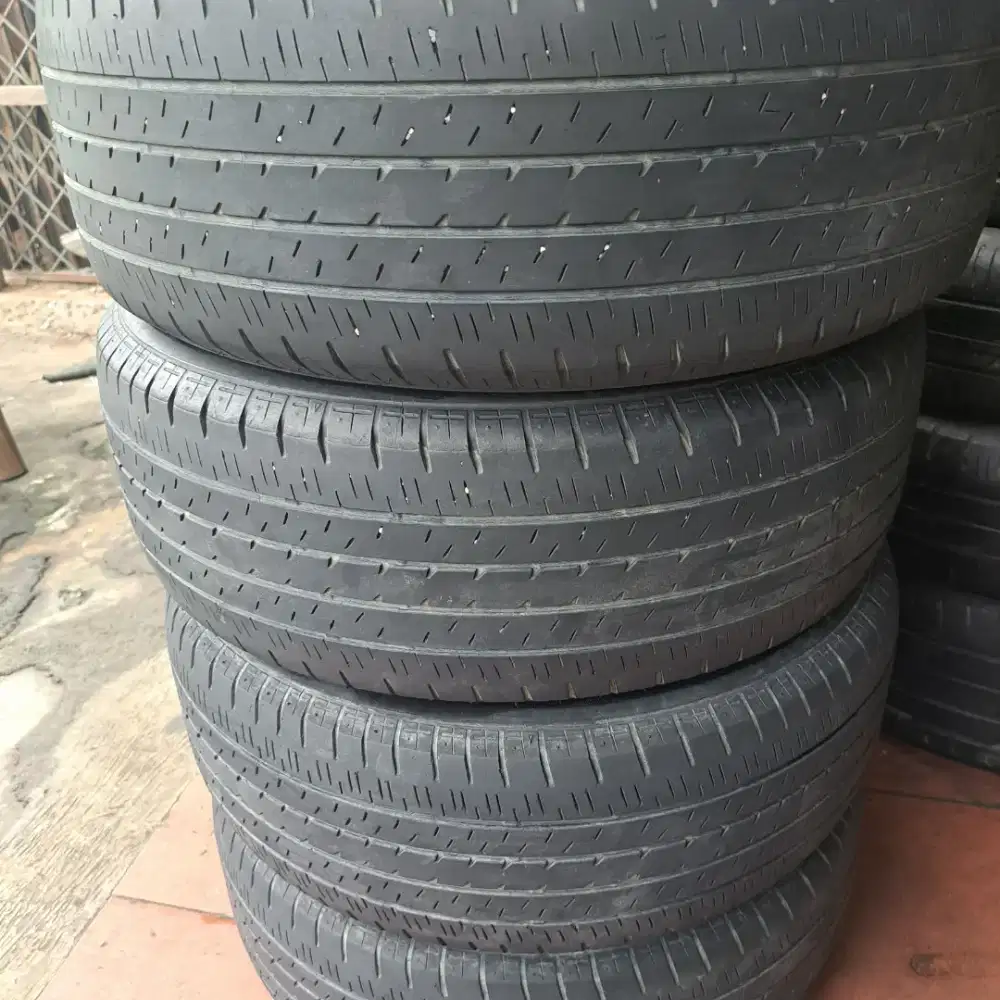 Ban mobil 215 55 17 bridgestone turanza er33 hrv juke innova dll