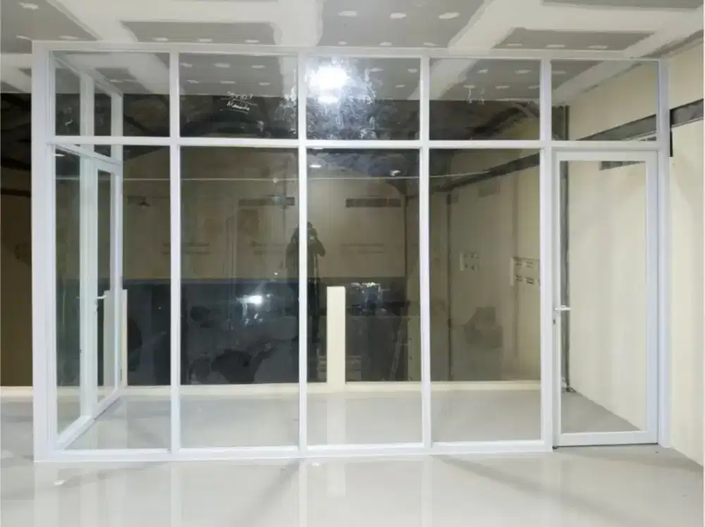 Partisi kaca sekat ruangan Aluminium