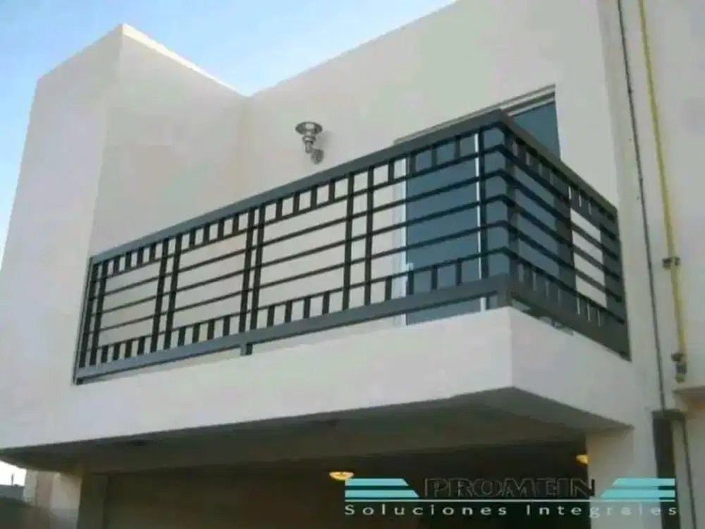 Balkon dan railing tangga