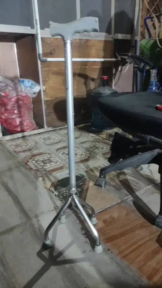 TONGKAT WALKER KAKI 4