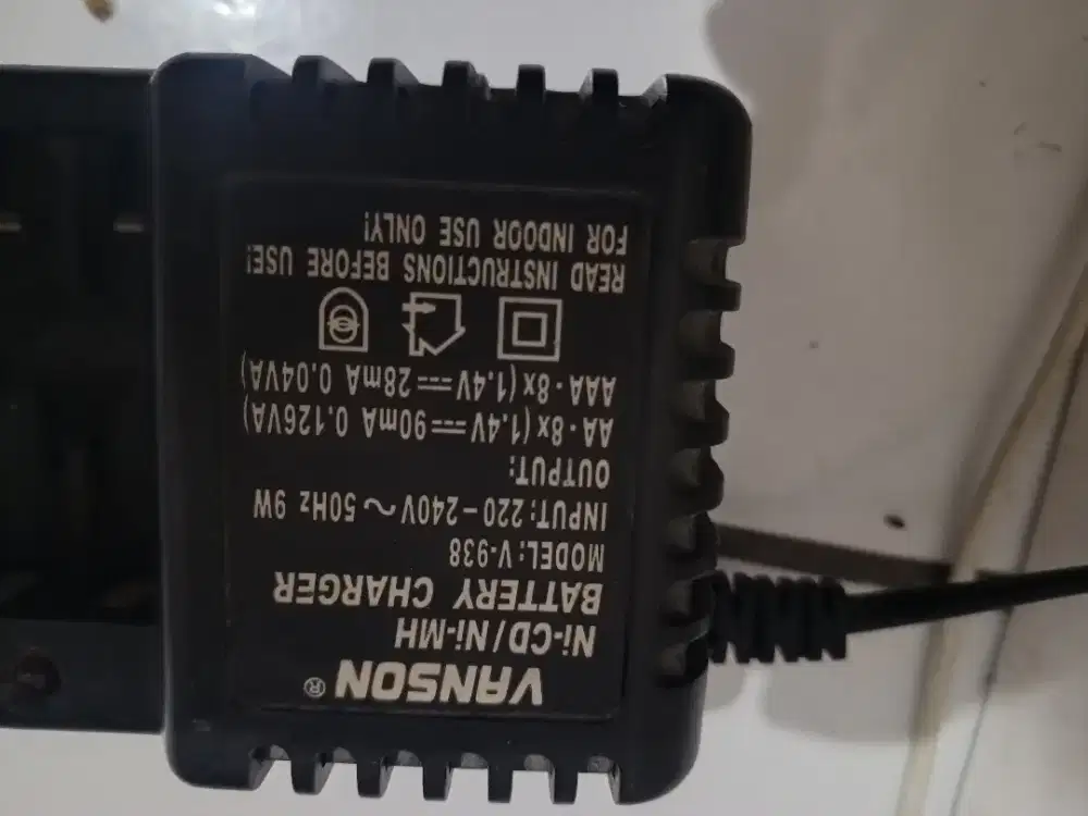 Di jual charger baterai AA2 dan AAA3