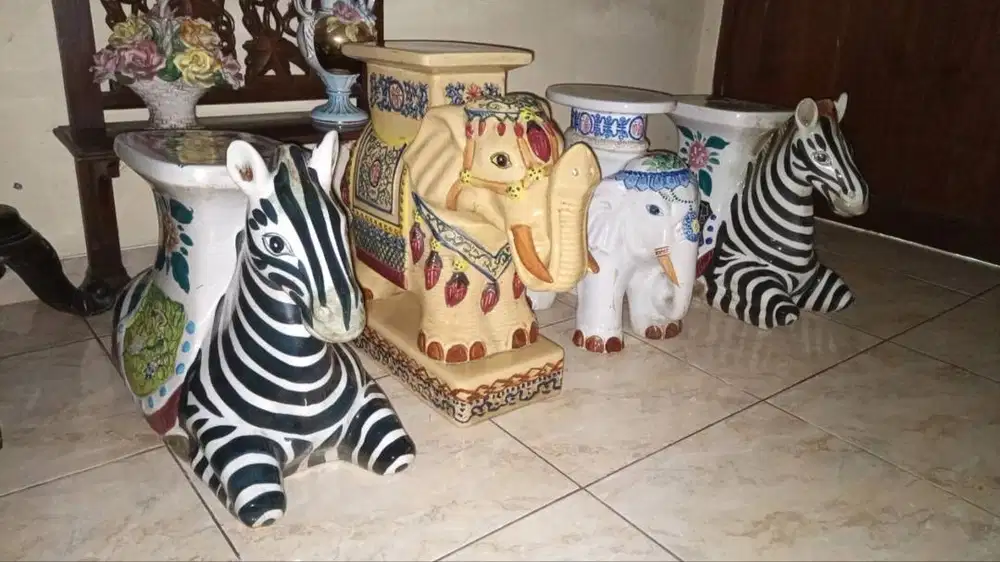 Keramik Gajah dan Zebra Antik