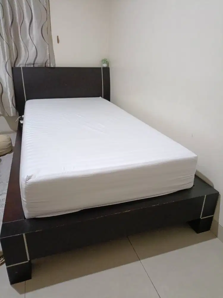 Dipan ranjang / bed frame + Kasur Airland