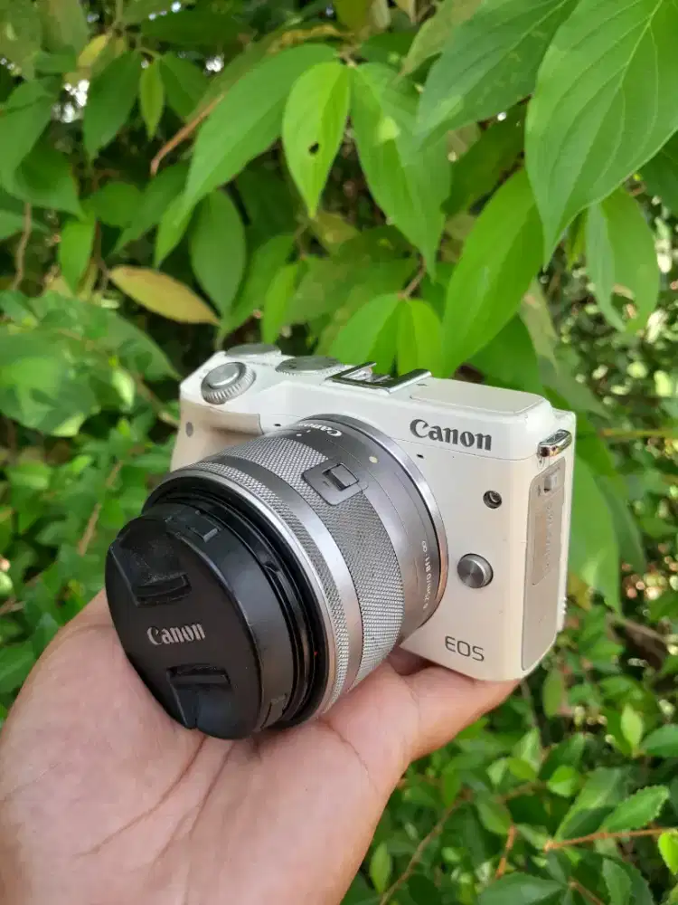 Kamera canon eos m3 lensa kit