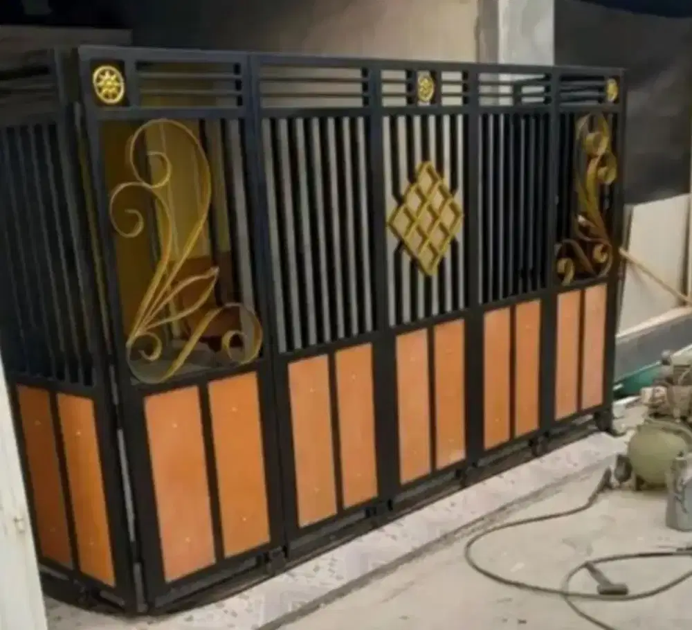 Pintu pagar listplank mode kayu