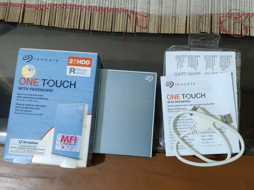 Hardisk eksternal SEAGATE one touch 2 TB like new fuuset