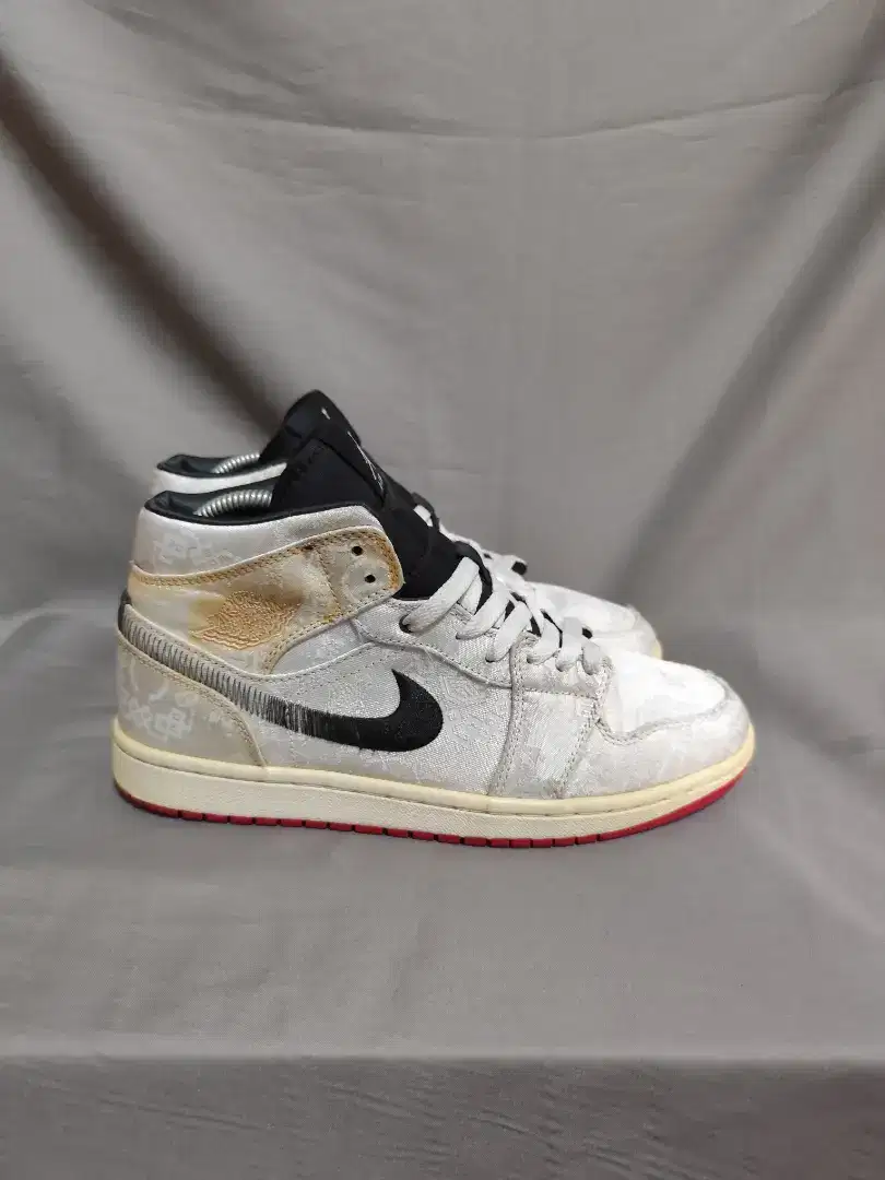 nike air jordan mid size 42
