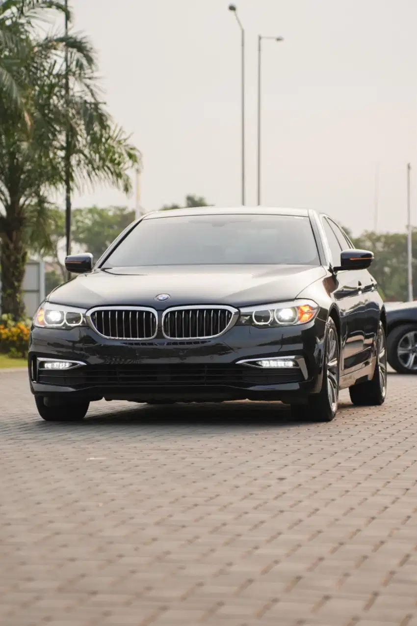 BMW 520i Luxury 2018 (G30)