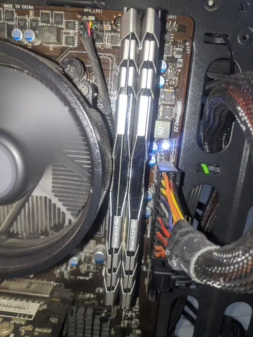 Ram 8gb(4x2) 2400mhz DDR4 Team Group Dark