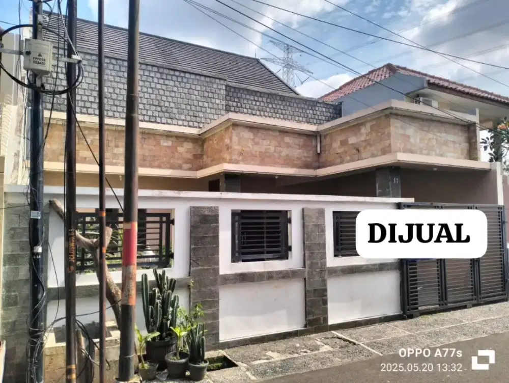 RUMAH di KOMPLEK DUREN SAWIT, JAKTIM