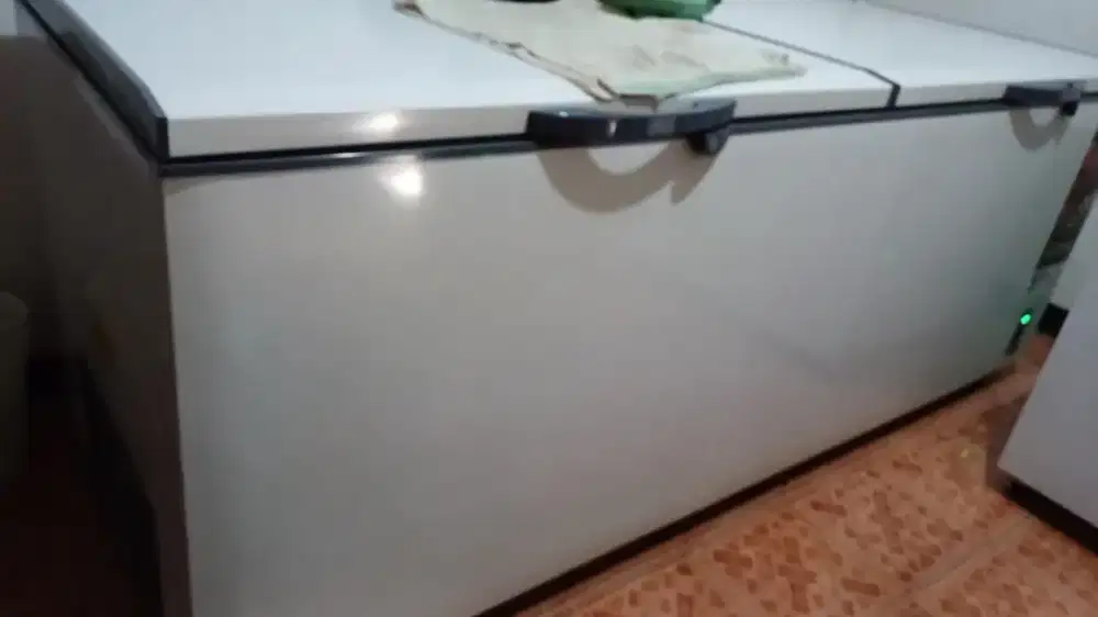 Dijual Freezer Merk GEA 1200 Liter Good Condition
