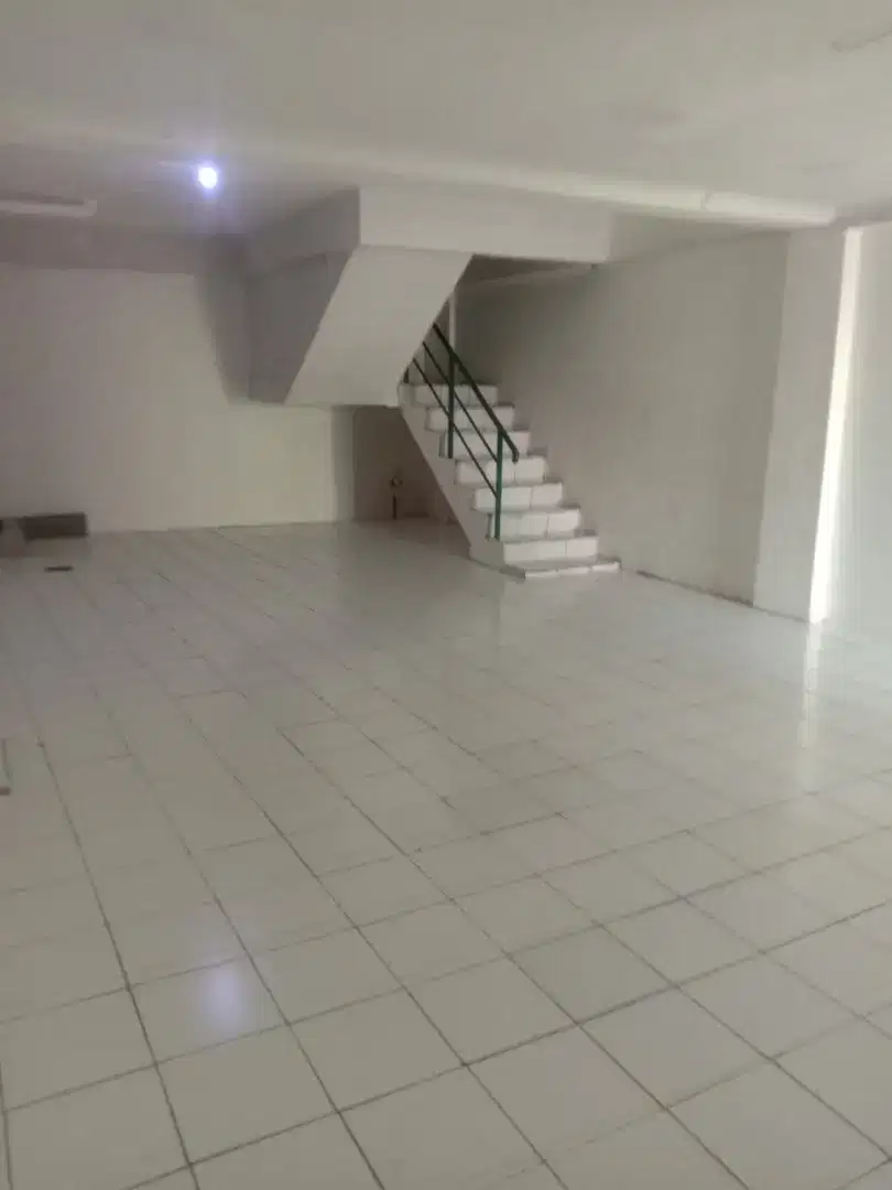 Disewakan Ruko Area Pluit (seluruh lantai ada 3 lantai)