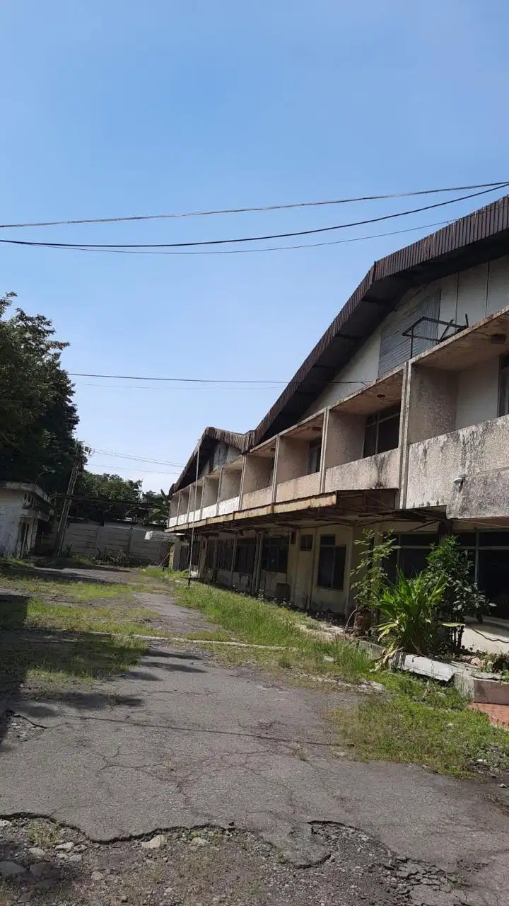 Rungkut industri hit tanah akses kontainer