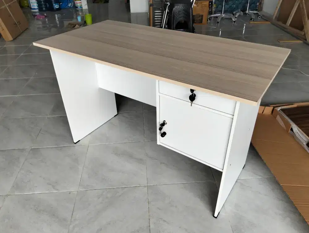 Meja tulis kantor terlaris bisa kirim cod