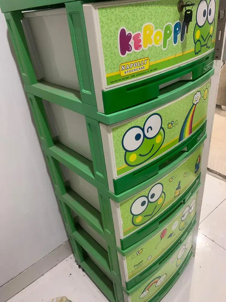 dijual lemari pakaian anak