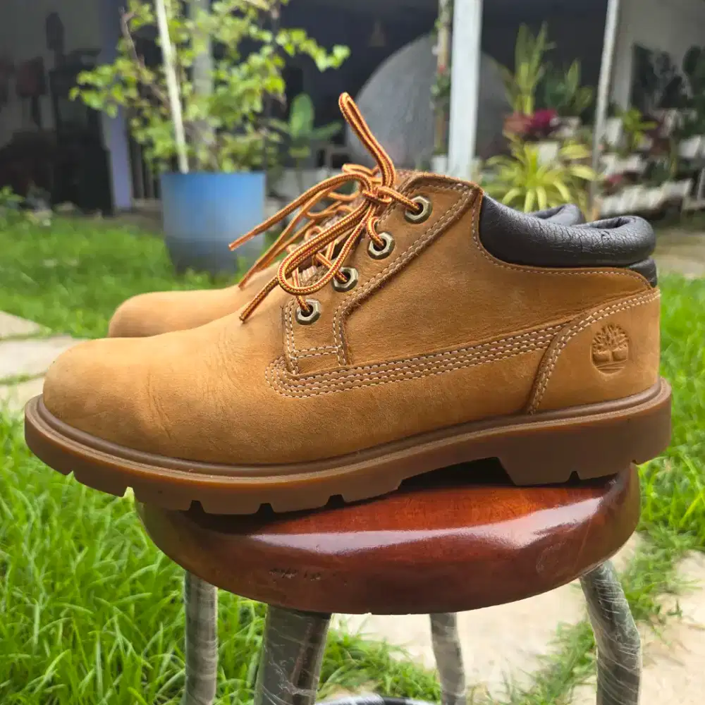 Second sepatu timberland size 41