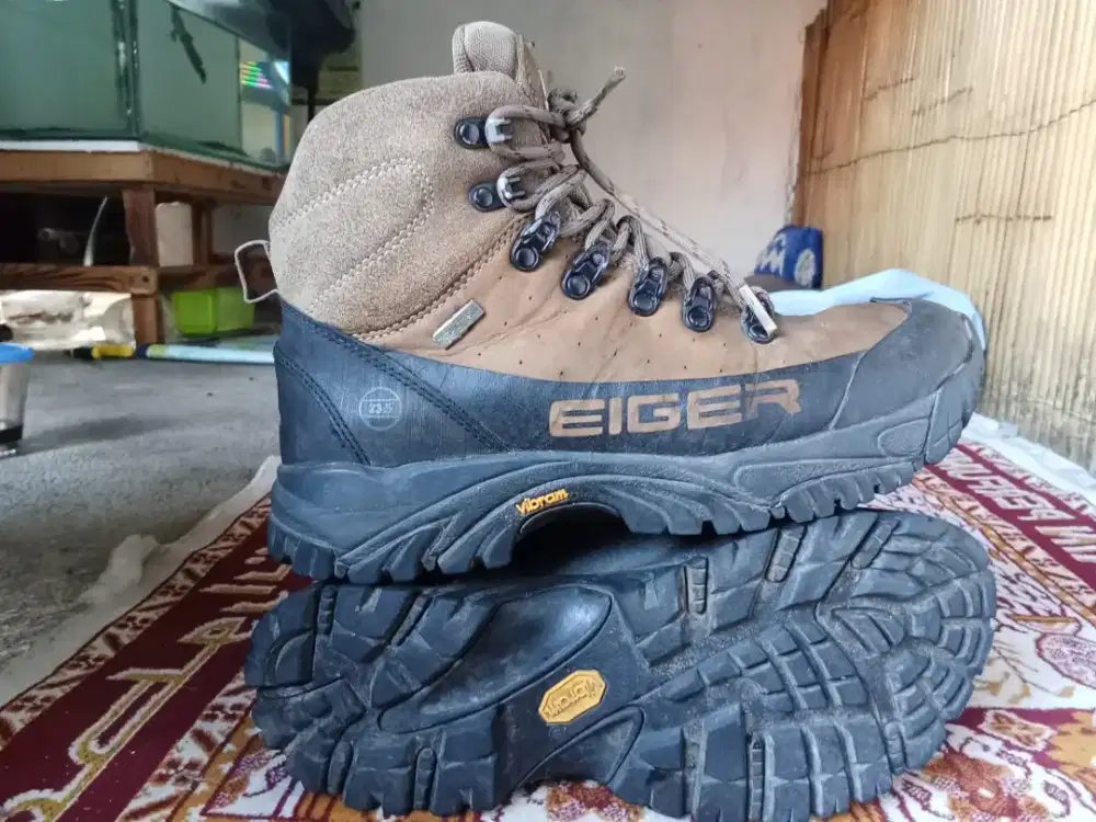 Sepatu outdoor EIGER original