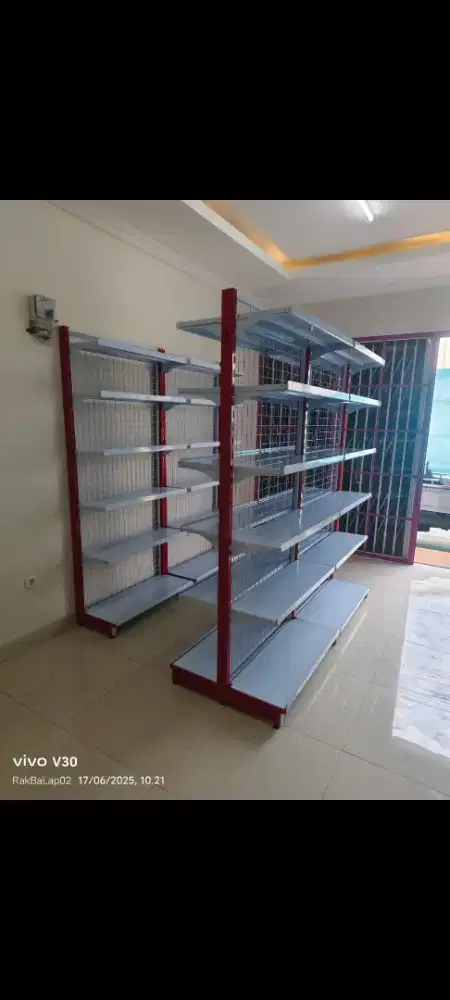 Transformasi warung biasa jadi toko kekinian