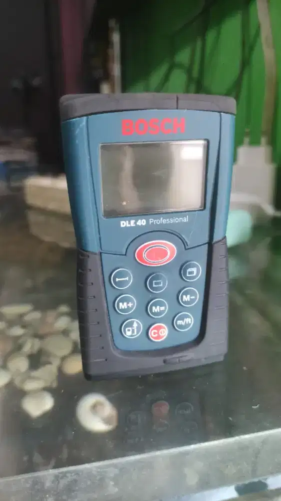 Meteran laser BOSCH DLE40