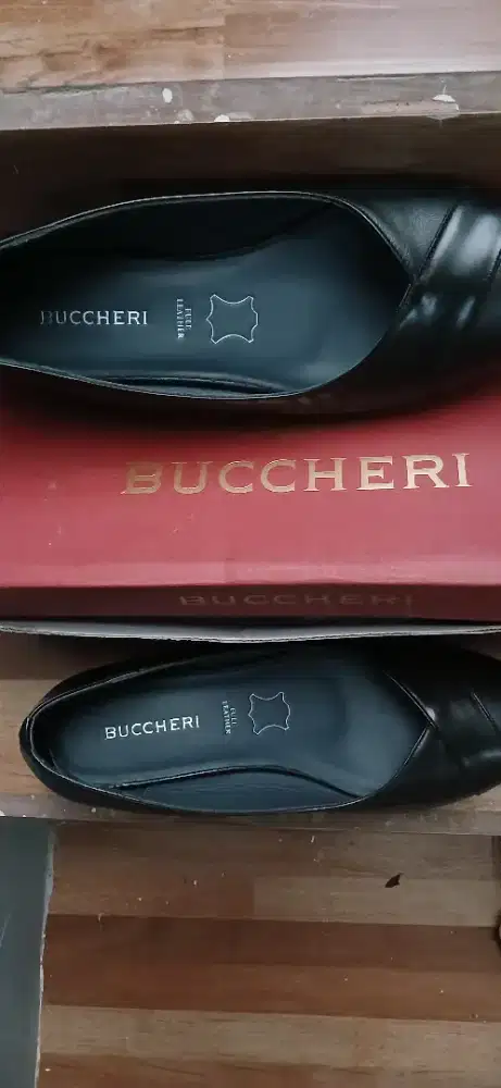 Sepatu Buccheri