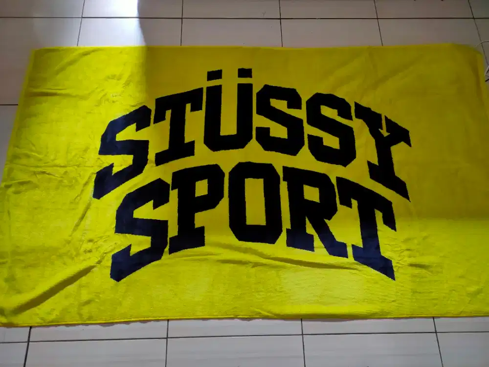 Stussy sport towel yellow