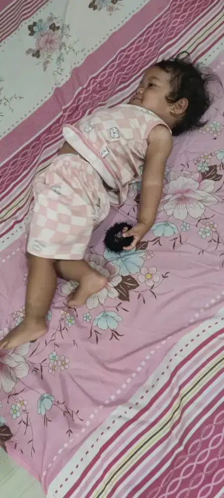 Pengasuh Anak 2.5 tahun + Bayi 3 bulan berpengalaman (Menginap)