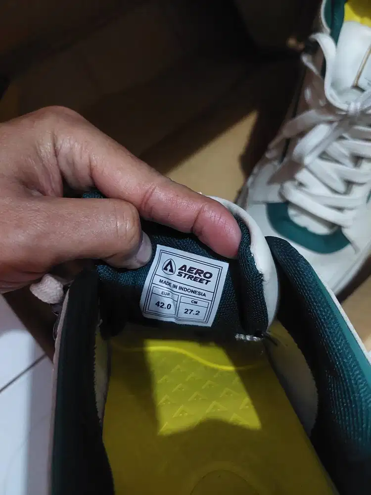 Sepatu Putih Casual Pria Aerostreet