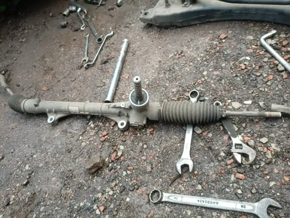 Racksteer Xpander livina