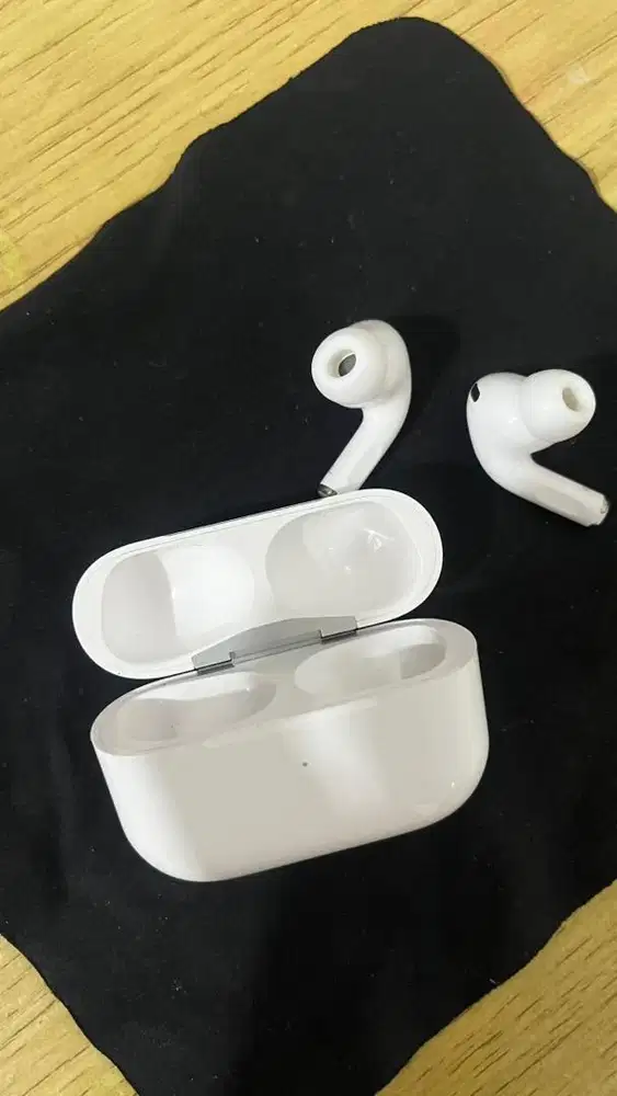 Airpods Pro 2nd Gen PRELOVED