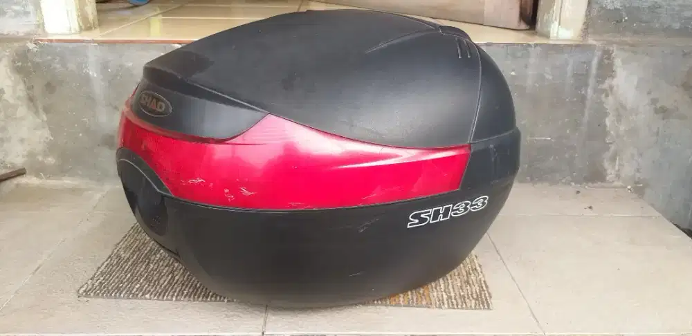 Box keren Shad SH33 kapasitas besar