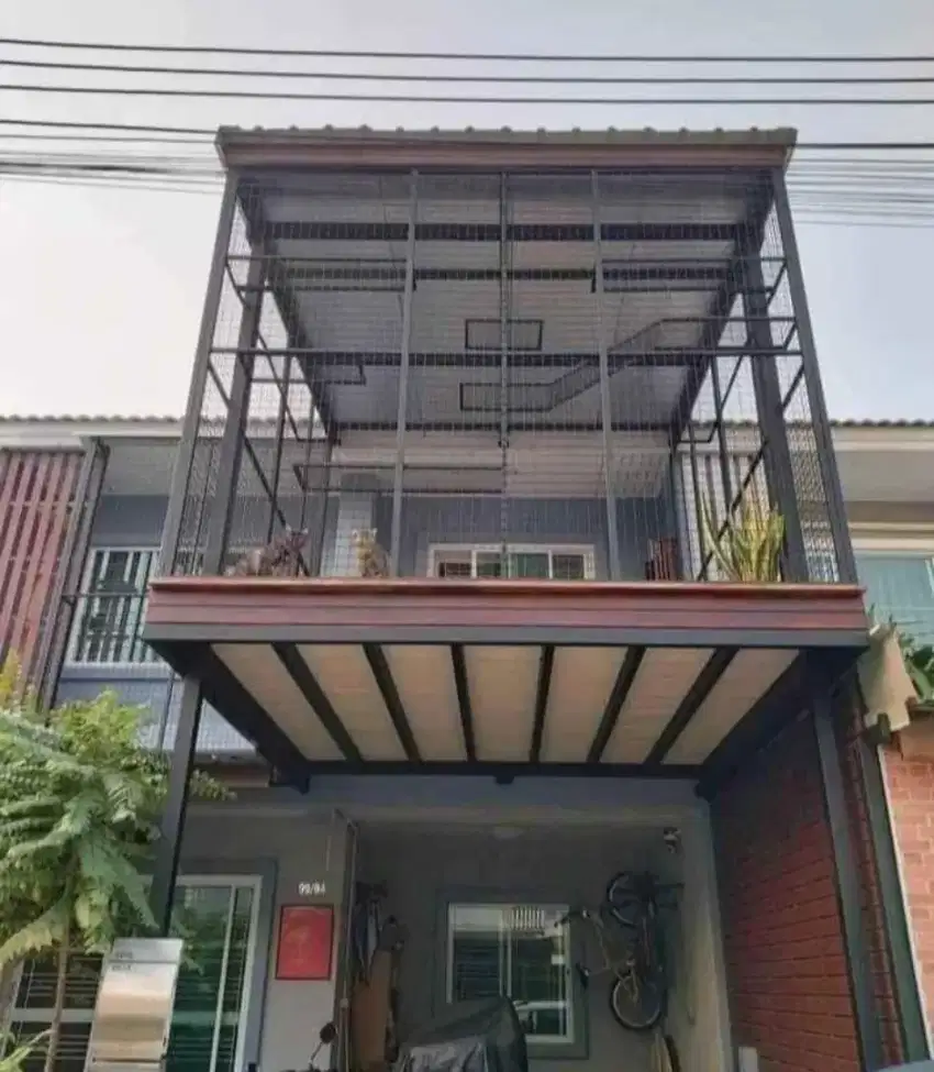 Kanopi mezzanine minimalis modern