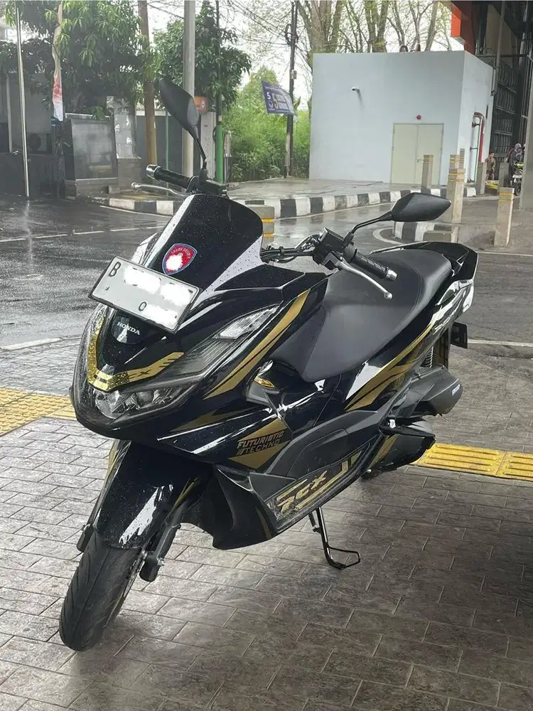 DIJUAL MOTOR HONDA PCX CBS 2023 HITAM SURAT LENGKAP APIK TERAWAT