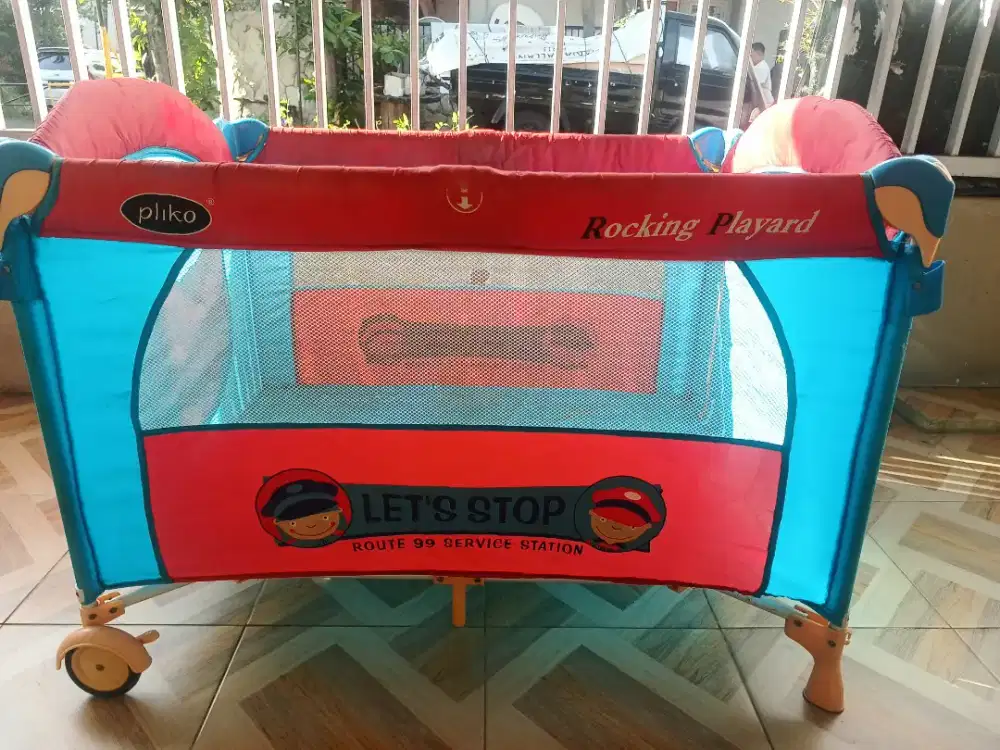 Box Bayi Pliko Rocking Playard