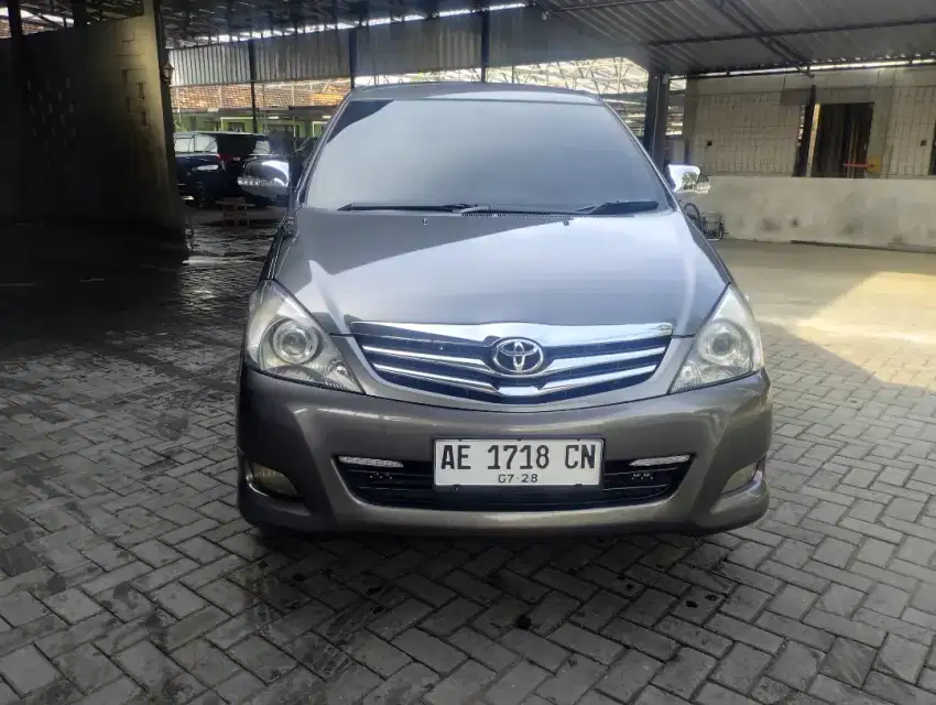 Innova V Diesel Metic 2010