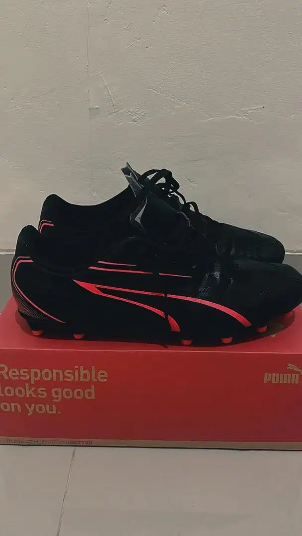 Sepatu Bola Puma Nego