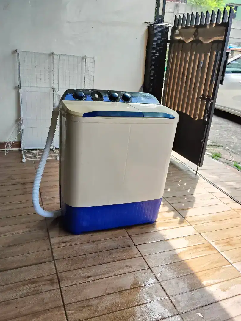 Mesin cuci Aqua 2 tabung